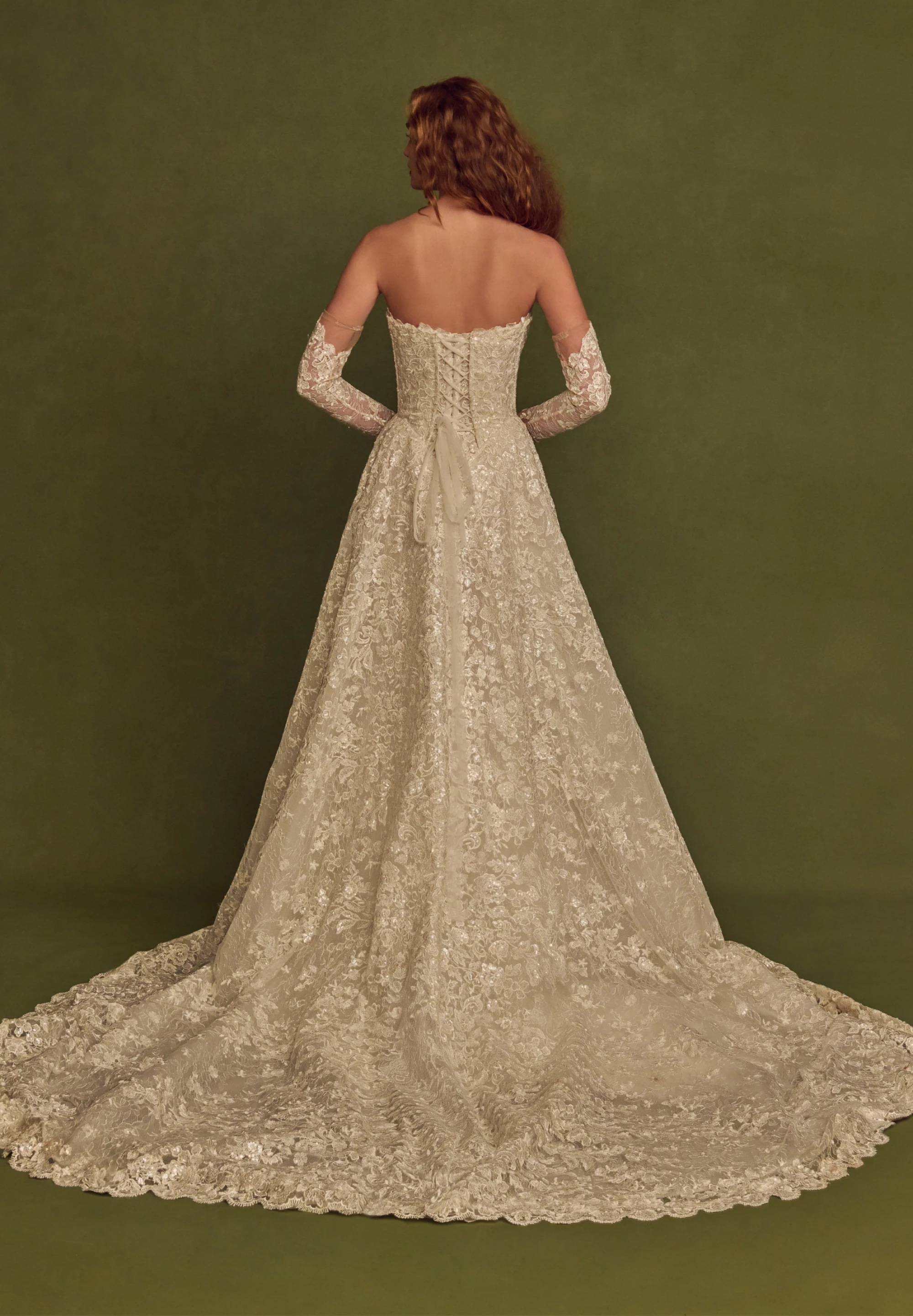 Full size Dame #2 Ivory picture